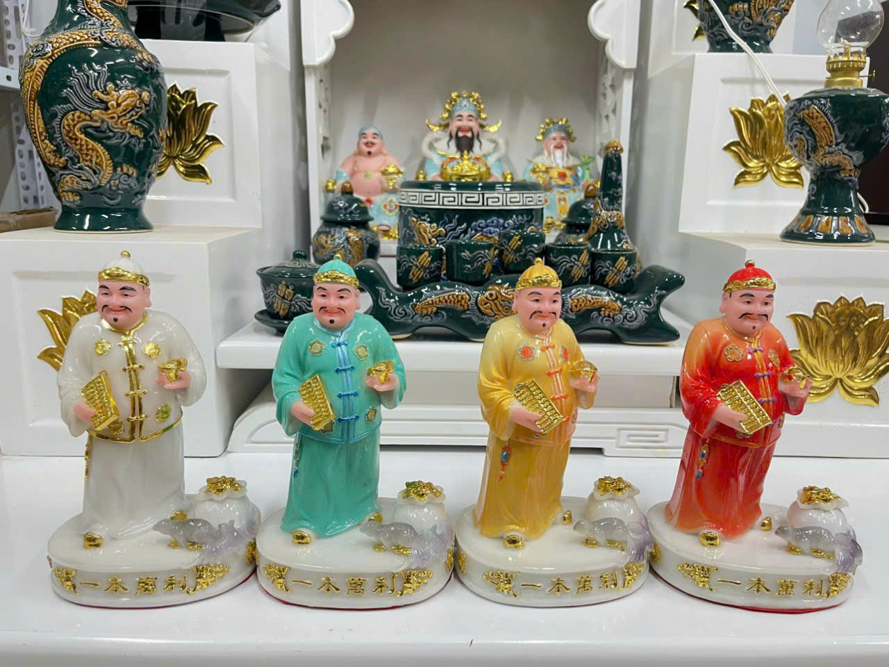 Bàn Thờ Thần Tài Gỗ Hương Đá Dát Vàng Tượng Đá Thạch Anh Bàn Thờ Thần Tài Gỗ Hương Đá Dát Vàng Tượng Đá Thạch Anh - Ảnh 4
