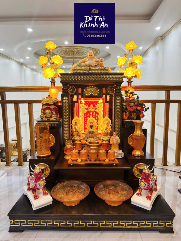 Bàn Thờ Thần Tài Gỗ Sồi Nga Mệnh Thổ & Hỏa – Tone Đỏ Cam, Chuẩn Phong Thủy