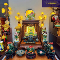 Bàn Thờ Thần Tài Gỗ Hương Đá Mệnh Mộc – Tone Xanh Lá & Lục Bảo, Chuẩn Phong Thủy