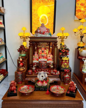 Bàn Thờ Thần Tài Mệnh Thổ & Hỏa Kích Thước 117cm – Đỏ Phong Thủy, Cao Cấp