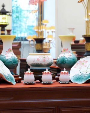 Bộ Đồ Thờ Gốm Hoa Sen Đỏ Nổi